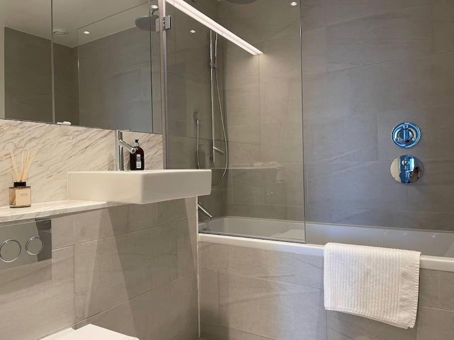 Luxury 3 Bed 3 Bath Apartment In Central 伦敦 外观 照片