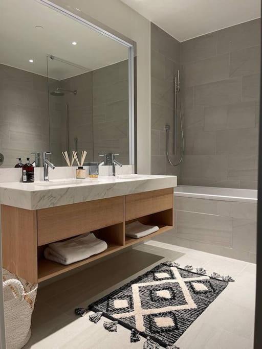Luxury 3 Bed 3 Bath Apartment In Central 伦敦 外观 照片